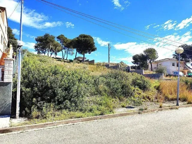 Terreno en venta en Castellet i la Gornal Calafell - foto 1