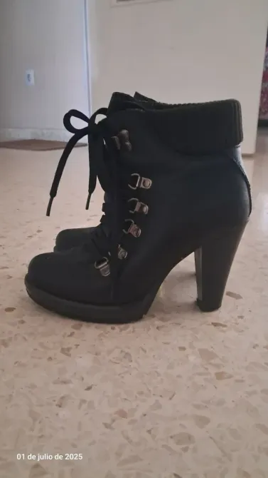 Botas negras tacón 10cm Baeza - foto 1
