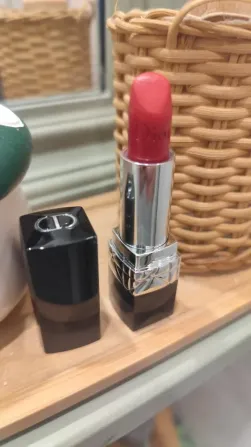 Dior - Barra labios roja 160 Madrid - foto 1