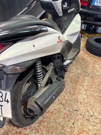 PCX 125cc 2012. porrazo frontal Badajoz