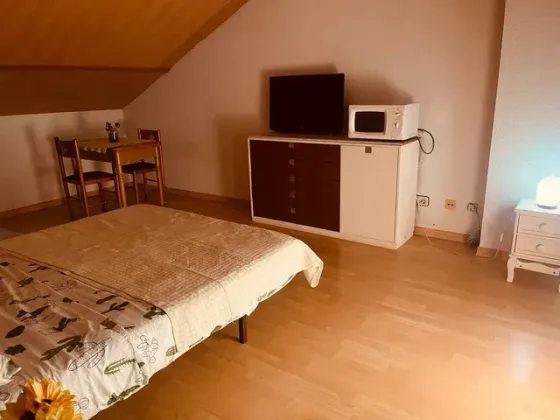 Habitación amueblada con extras Navarra Pamplona