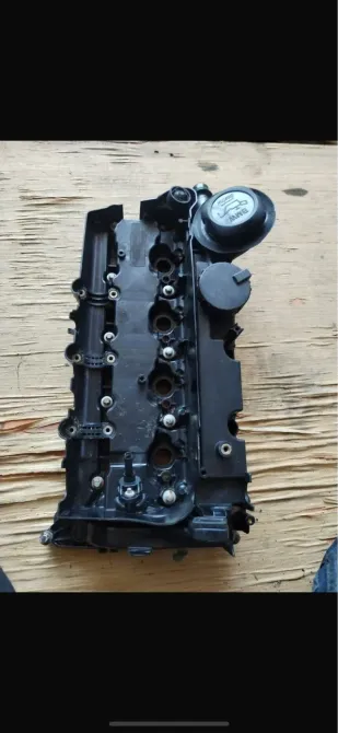 Vendo tapa de balancines BMW Serie 1 y Serie 3 N47 2012 Tarragona - foto 1