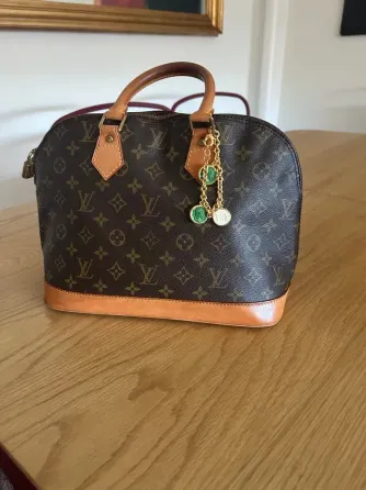 Bolso Louis Vuitton Alma PM Elegancia icónica Madrid