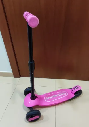 Patinete 3 ruedas rosa Tarragona