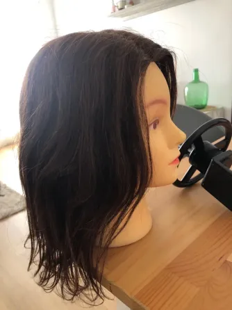 Maniquí cabeza pelo castaño mas soporte Santa Perpetua de Mogoda