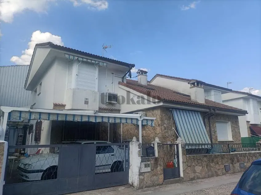 Chalet en venta en Casavieja Avila - foto 1