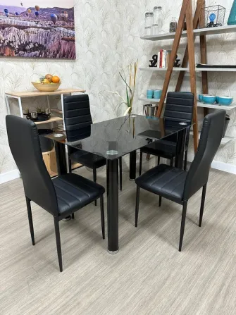 Mesa Moderna con 4 Sillas – ¡Gran Oferta! Tarragona - foto 1