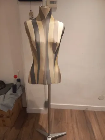 Maniquí de Mujer Talla 34 – Color Beige/Gris Madrid