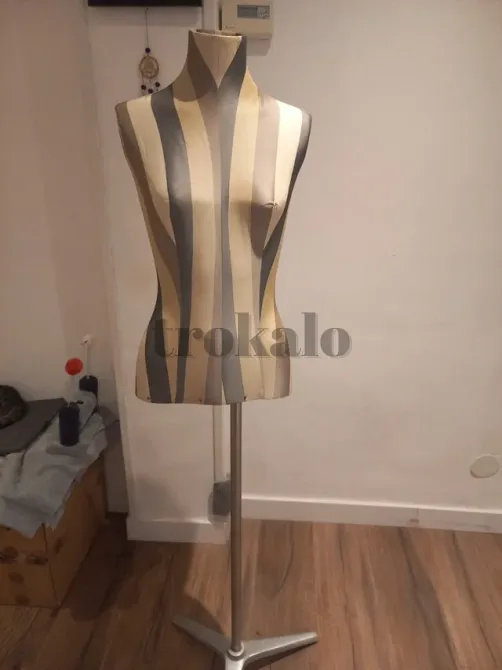 Maniquí de Mujer Talla 34 – Color Beige/Gris Madrid - foto 1