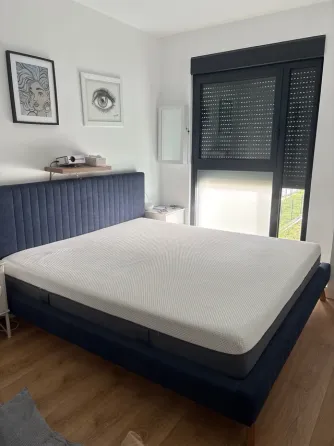 Cama Azul con Cabecero Tapizado – 180×200 cm Vigo