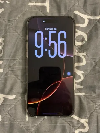 iPhone 16 Pro Max – Color Dorado Madrid