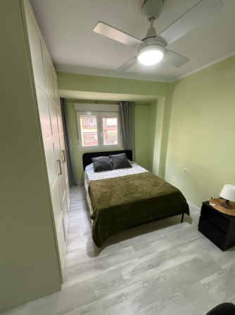 Se aquila habitación para pareja Valencia