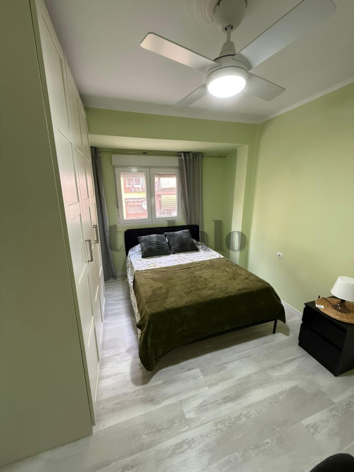 Se aquila habitación para pareja Valencia - foto 1