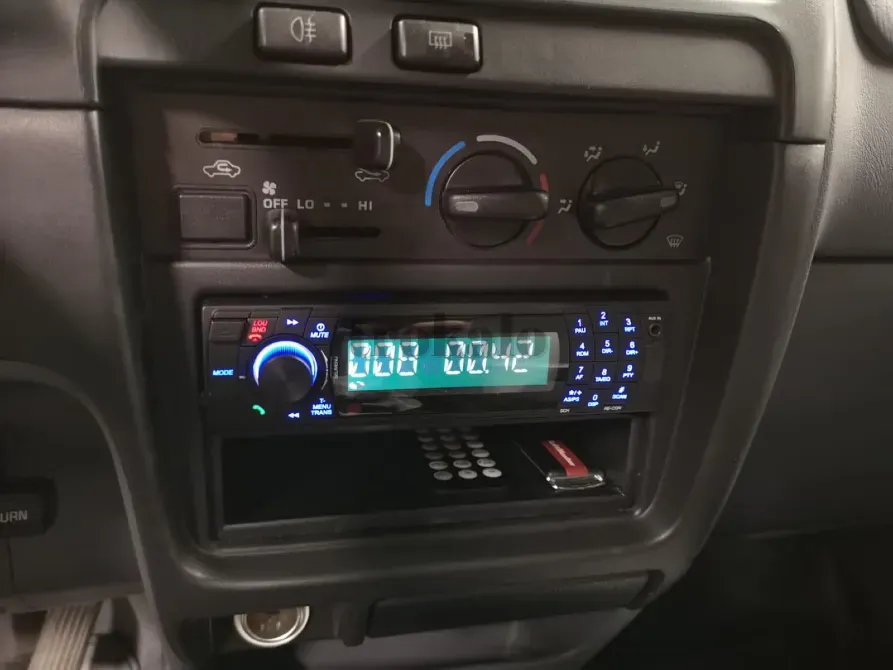 Toyota Hilux Excepcionalmente Bien Mantenido. Santiago de Compostela - foto 3