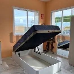 Se Vende Canapé 105X190 Con Colchón Barcelona - foto 1