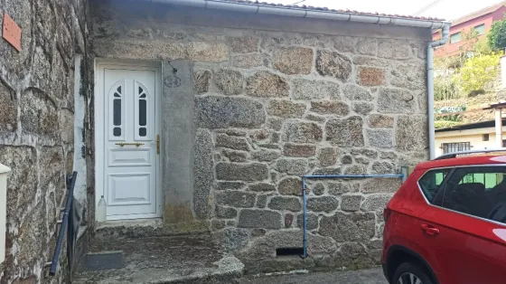 Casa Económica y Con Posibilidades en un Bonito Entorno Pontevedra