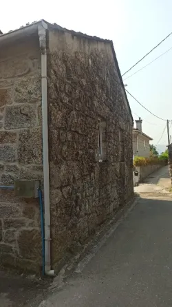 Casa Económica y Con Posibilidades en un Bonito Entorno Pontevedra