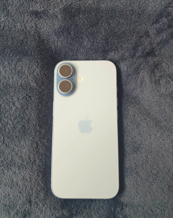 Iphone 16 Azul Madrid