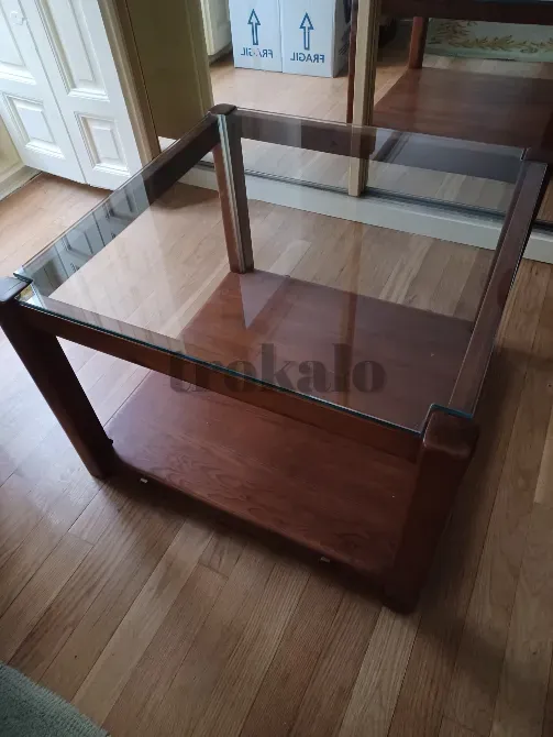 Mesa Baja Con Estructura de Madera y Superficie de Cristal. En Buen Estado. Madrid - foto 2
