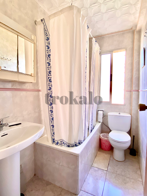 Se Alquila Habitación en Piso Compartido en Granada Capital (Zona Tráfico - Cartuja) Granada - foto 3