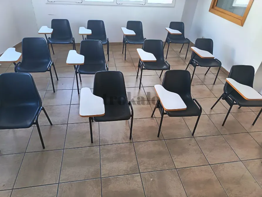 Mobiliario Oficina Autoescuela Economico Barcelona - foto 1