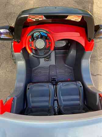 Potente coche para niño doble motor eléctrico Badalona