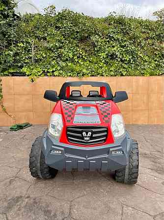 Potente coche para niño doble motor eléctrico Badalona