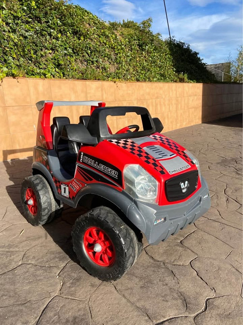 Potente coche para niño doble motor eléctrico Badalona - foto 3