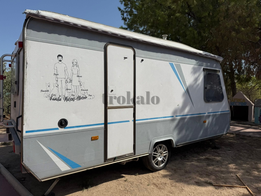 Vendo Caravana Por Cambio a Autocaravana Alicante - foto 4