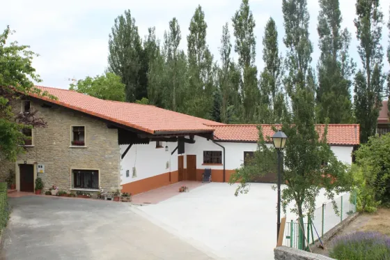 Cubiertas Y Tejados Del Rio Gasteiz / Vitoria