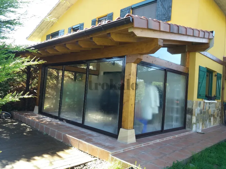 Cubiertas Y Tejados Del Rio Gasteiz / Vitoria - foto 1