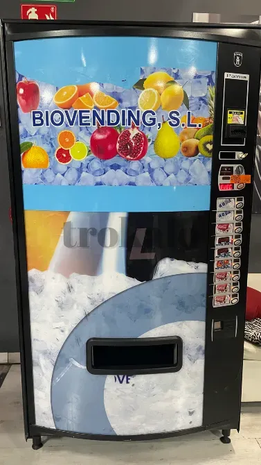 Maquina Expendedora Aguas y Latas Azkoyen Manlleu - foto 1