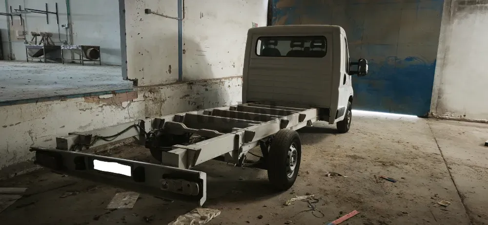 SE Vende Fiat Ducato Chasis Cabina Lucena - foto 3