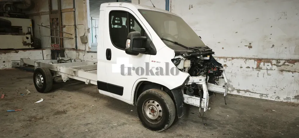 SE Vende Fiat Ducato Chasis Cabina Lucena - foto 1