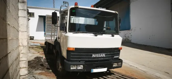 SE Vende Nissan Modelo L80 09 (V-1803-DK) Fecha 26/02/1990 Lucena