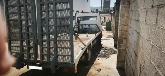 SE Vende Nissan Modelo L80 09 (V-1803-DK) Fecha 26/02/1990 Lucena