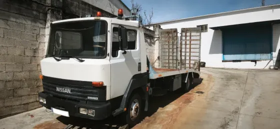 SE Vende Nissan Modelo L80 09 (V-1803-DK) Fecha 26/02/1990 Lucena