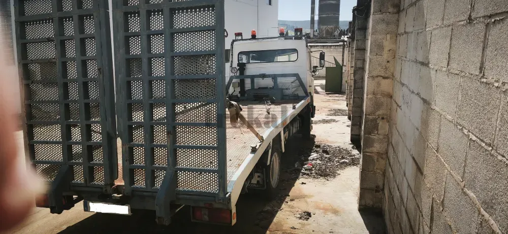 SE Vende Nissan Modelo L80 09 (V-1803-DK) Fecha 26/02/1990 Lucena - foto 4