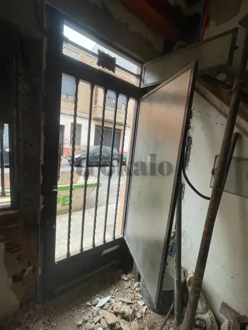 Puerta Con Reja + Cristal Abatible Castello de la Plana - foto 3