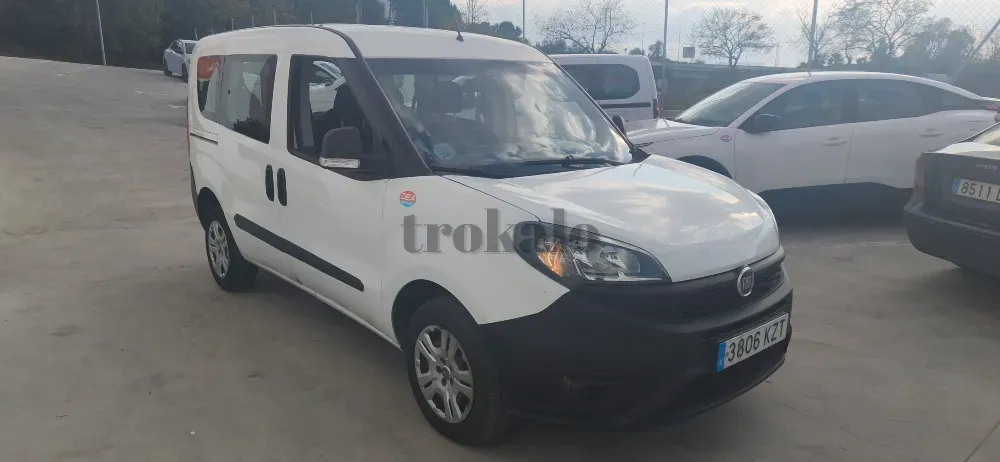SE Vende Fiat Doblo Cargo Combi 1.3Mjet Lucena - foto 1