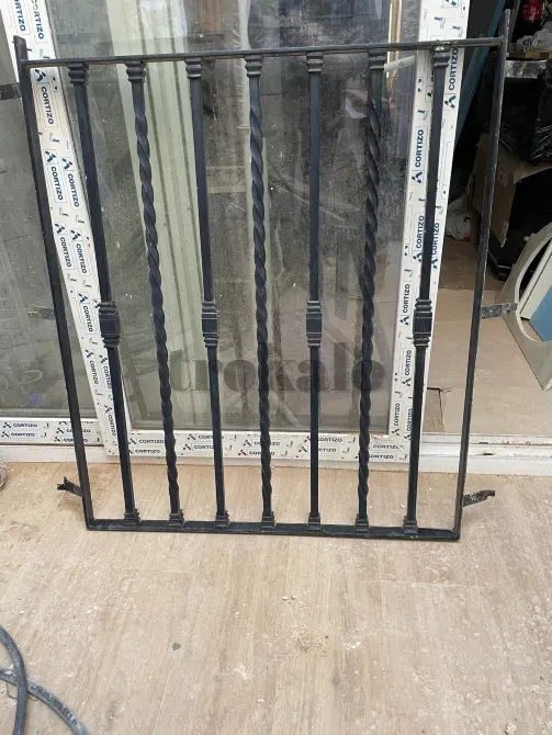 Reja de Hierro Forjado Macizo de 20 mm 1000X1200 Castello de la Plana - foto 1