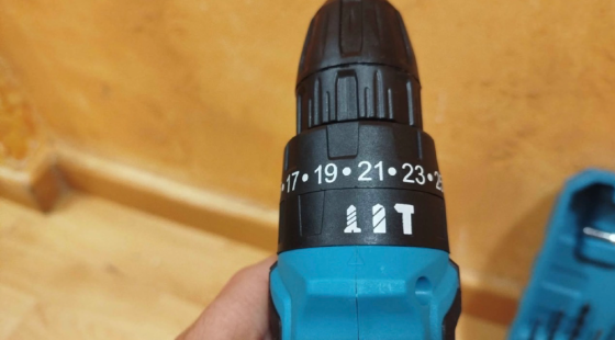 Taladro Percutor 3 Funciones 2 Baterías Litio 28V + Maletín de Accesorios Logrono