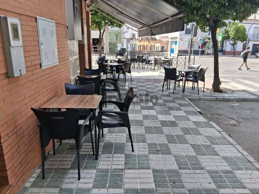 Traspaso Abacería en la Avenida Principal de Bormujos Sevilla - foto 6
