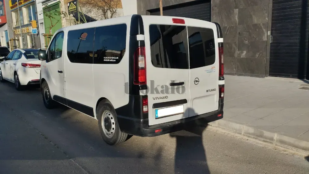 Opel Vivaro 9 Plazas Lucena - foto 2
