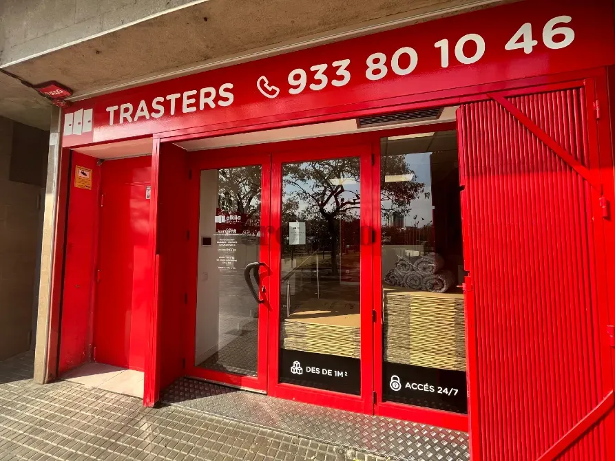 Akila Trasteros – Tu Espacio Seguro Cuando lo Necesitas Barcelona - foto 1
