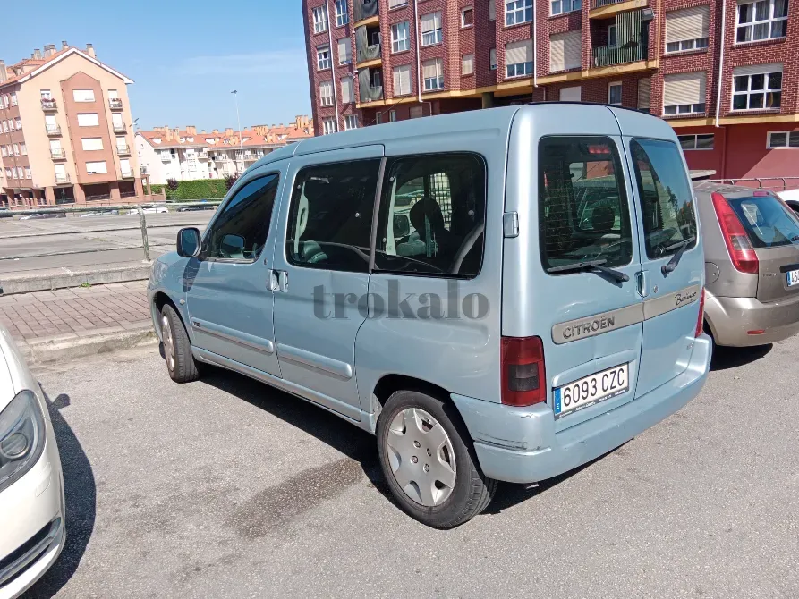 Vendo Citroën Berlingo 2.0 Hdi SX Plus Santander - foto 2