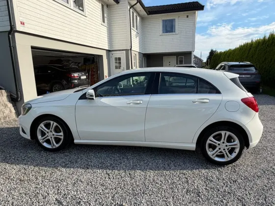 ‎Mercedes-Benz A180 Zaragoza