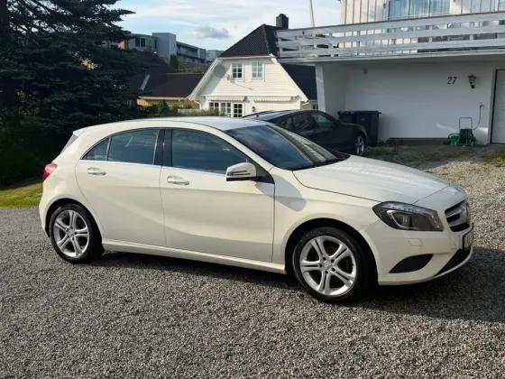 ‎Mercedes-Benz A180 Zaragoza