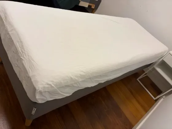 Somier Tapizado 140X200 Patas Madera +Colchon Valencia