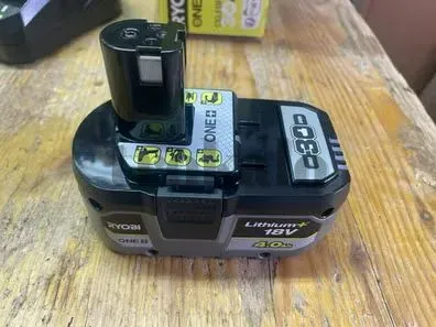 Batería y Cargador Ryobi One+ 18V 4.0Ah Zarautz - foto 2